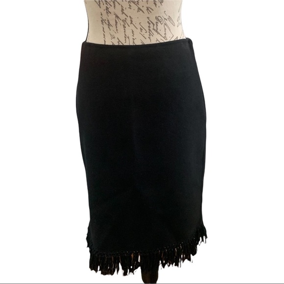 Linda Allard Ellen Tracy Black Fringed Bottom 100% Wool Skirt size 4 - Picture 1 of 4
